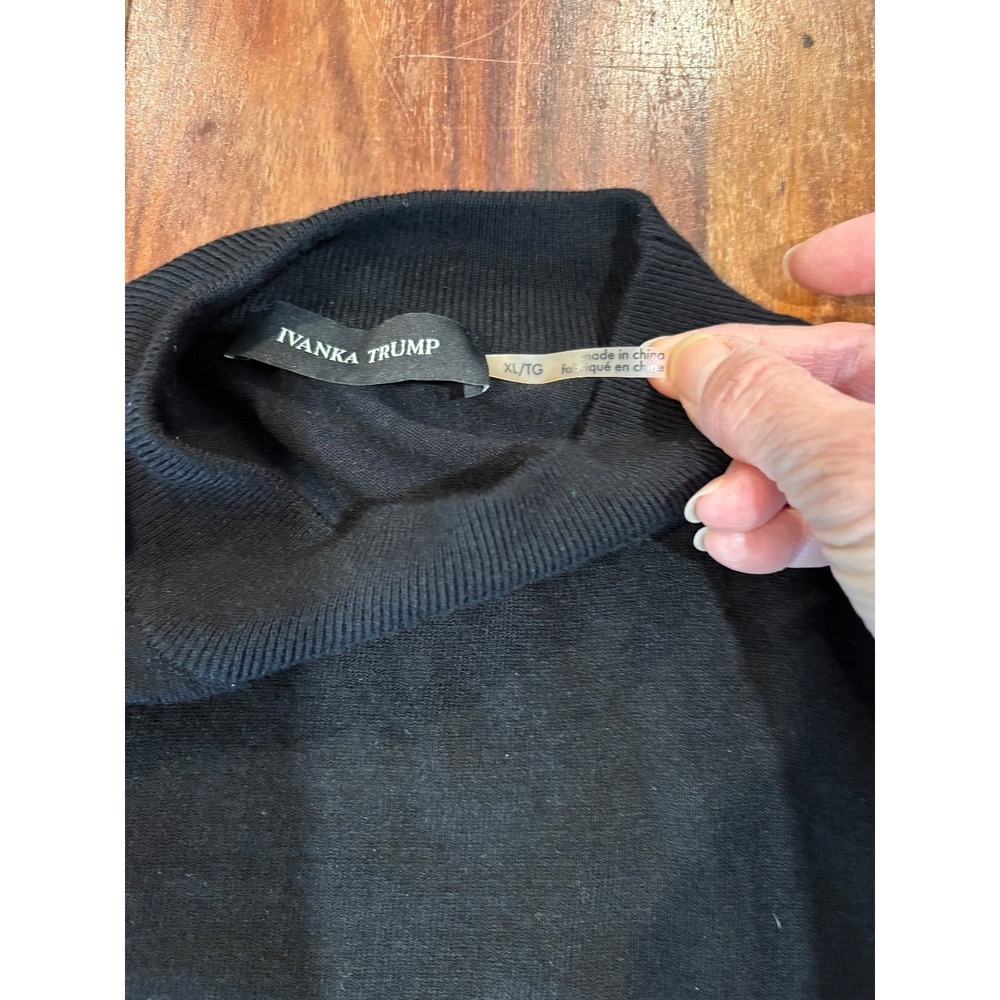 Y2K Ivanka Trump women's pullover sweater black sz XL gold buttons quiet luxury - Picture 7 of 9